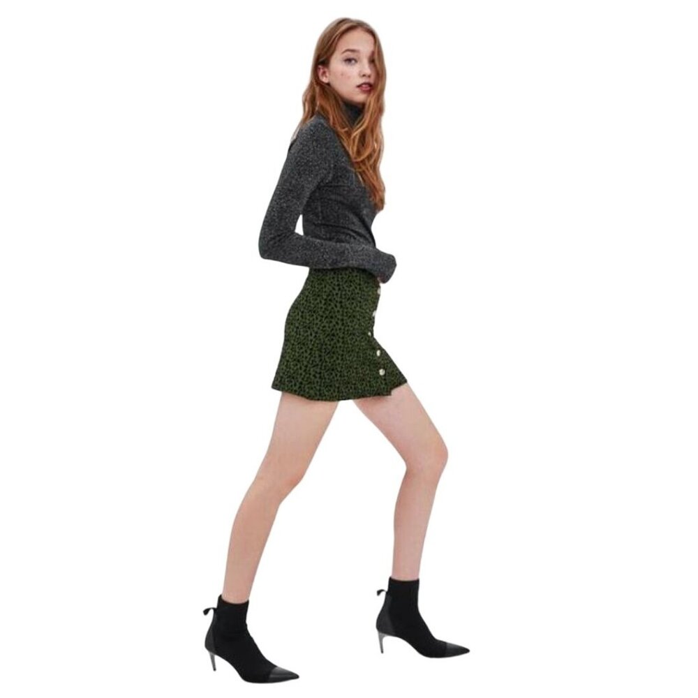 Zara Trafaluc Animal Print Snap Button Front Mini Skirt. Size L